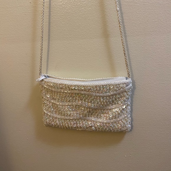 Crossbody Fancy Sequined Clutch Purse - Picture 1 of 4